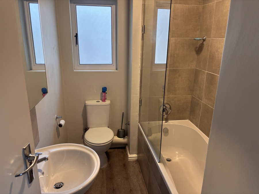 To Let 2 Bedroom Property for Rent in Muizenberg Western Cape